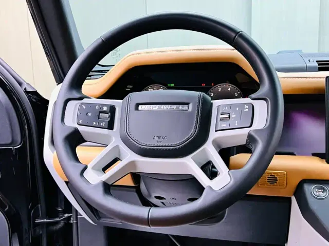 Land Rover Defender — Фото автомобиля 10