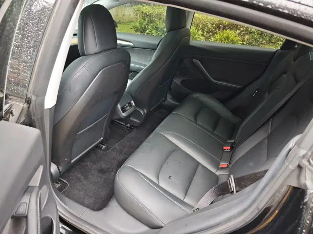 Tesla Model 3 — Фото автомобиля 7