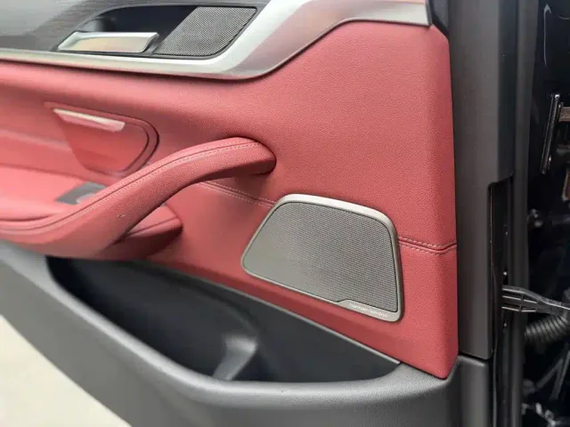 BMW 5 Series — Фото автомобиля 3