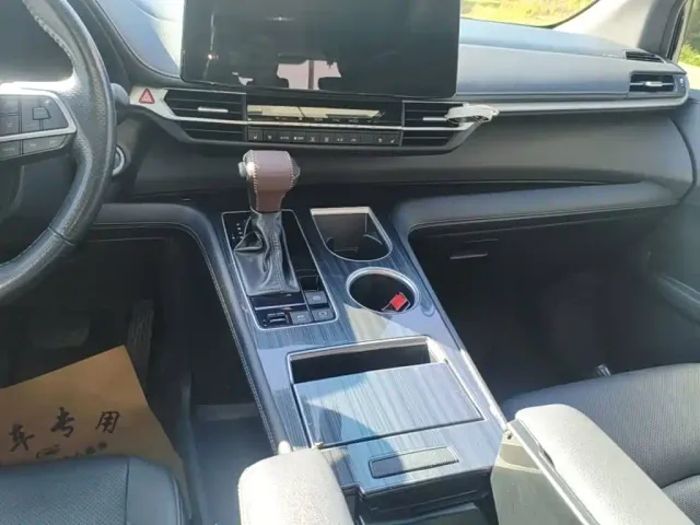 Toyota Sienna — Фото автомобиля 13