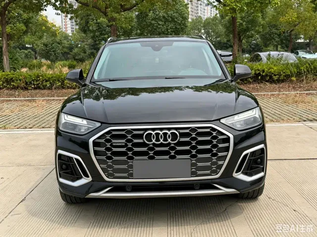 Фотография автомобиля — Audi Q5L