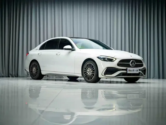 Mercedes-Benz C-Class — Фото автомобиля 3