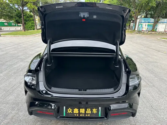 Xiaomi SU7 — Фото автомобиля 18