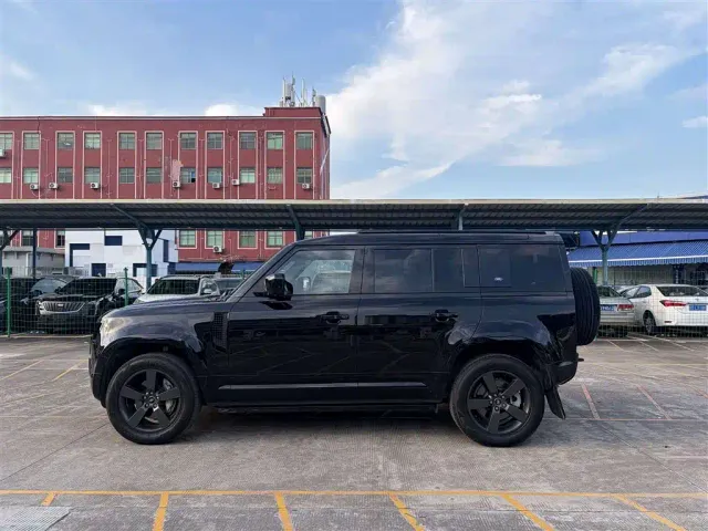 Land Rover Defender — Фото автомобиля 2