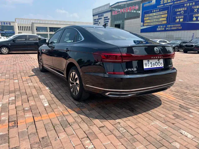 Volkswagen Passat — Фото автомобиля 4
