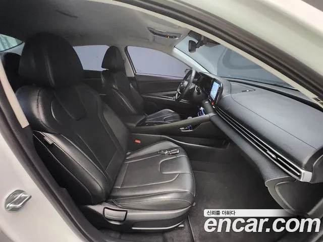 Hyundai Avante CN7 — Фото автомобиля 10