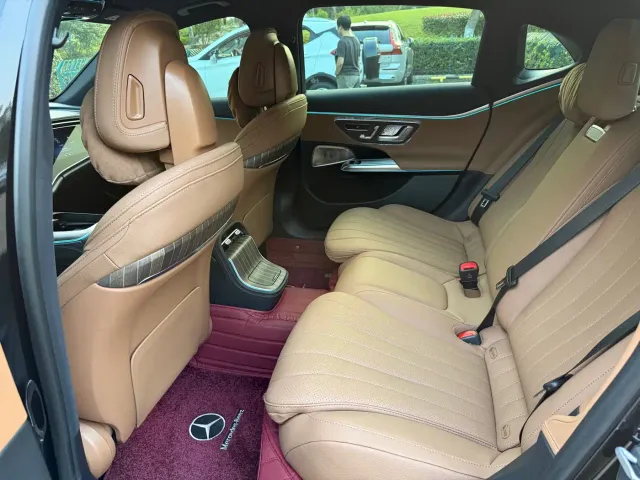 Mercedes-Benz E-Class — Фото автомобиля 10