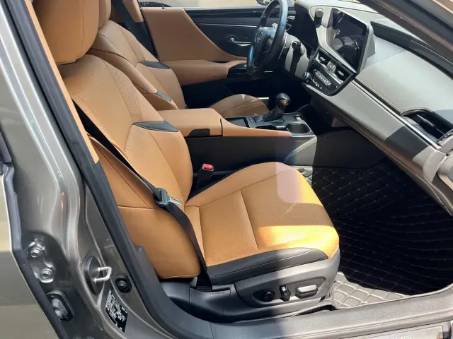 Lexus ES — Фото автомобиля 12