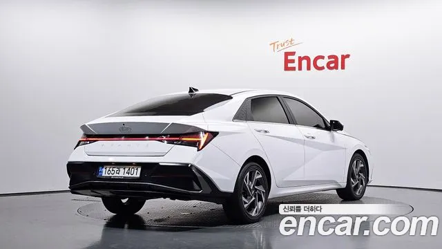 Hyundai Avante CN7 — Фото автомобиля 2