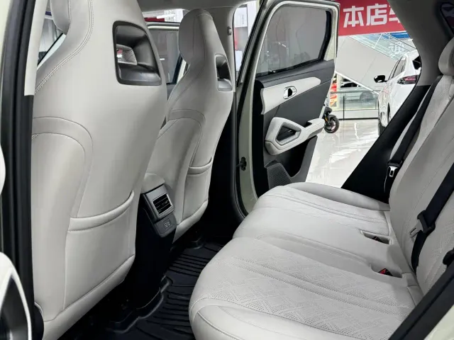 BYD Yuan UP — Фото автомобиля 18