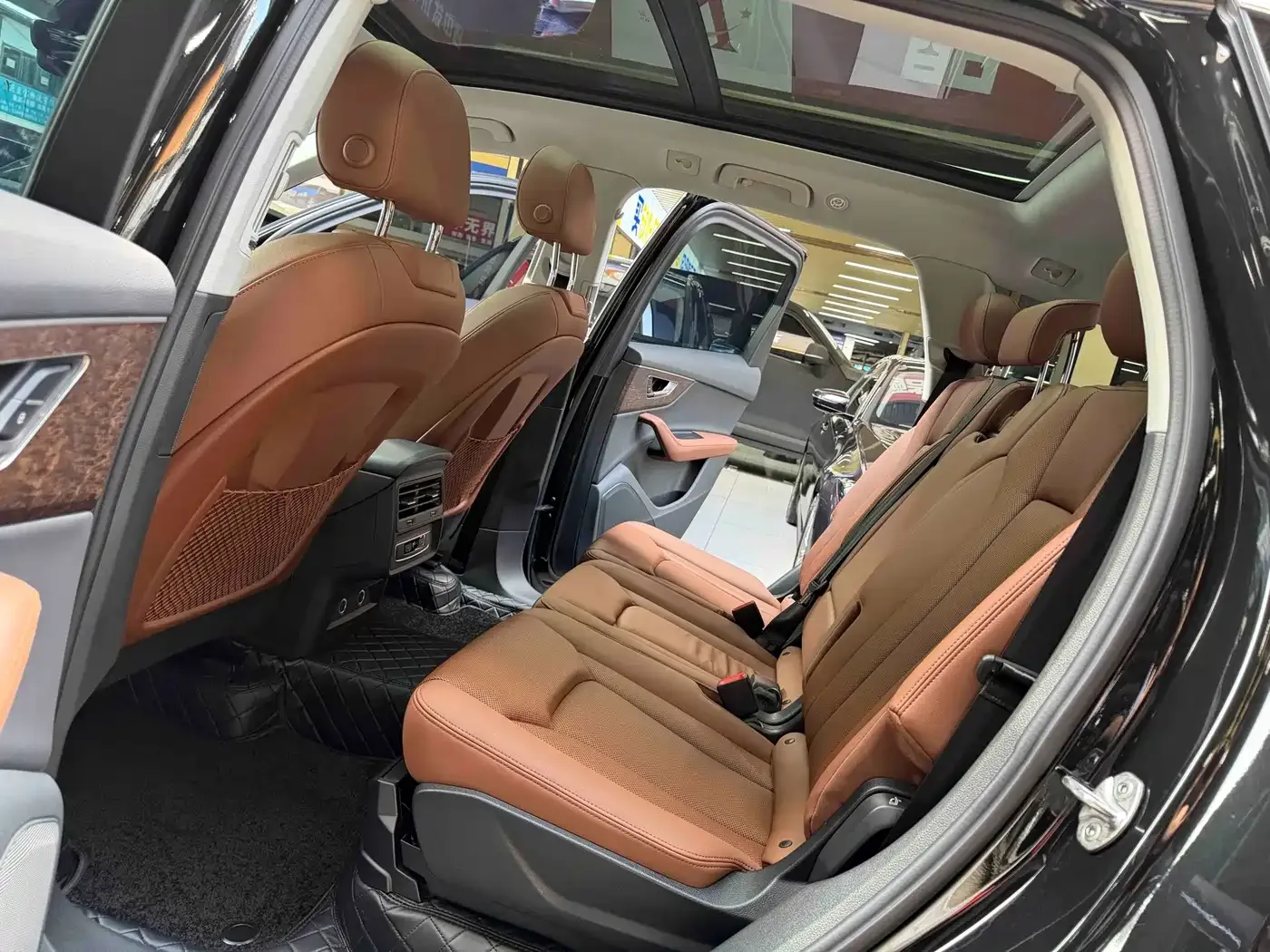 Audi Audi Q7 2024 45 TFSI quattro S line Sport — Фото автомобиля 14