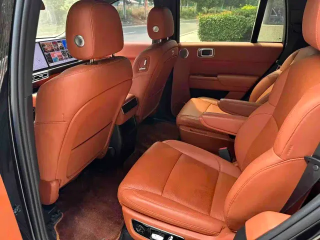 Li Auto L8 — Фото автомобиля 6