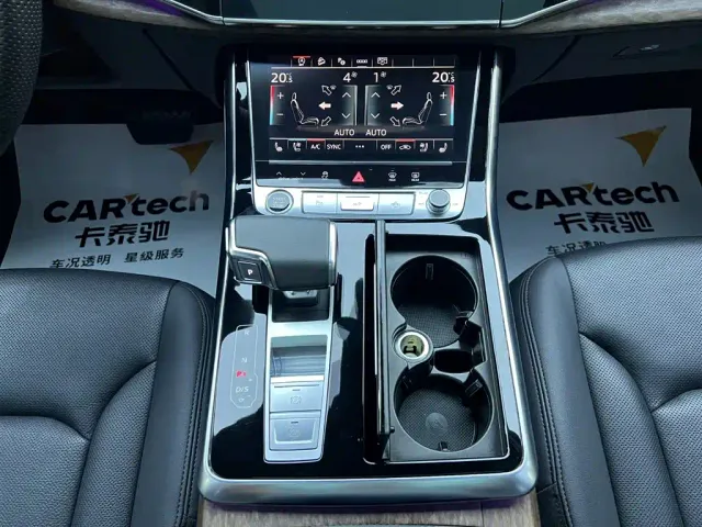 Audi Q7 — Фото автомобиля 14