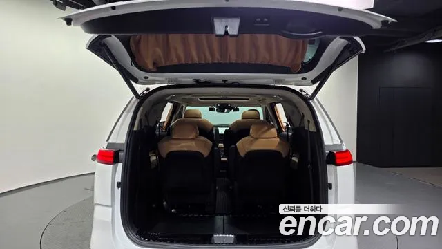Kia Canival Carnival 4 поколение Дизель 9 мест Signature — Фото автомобиля 15