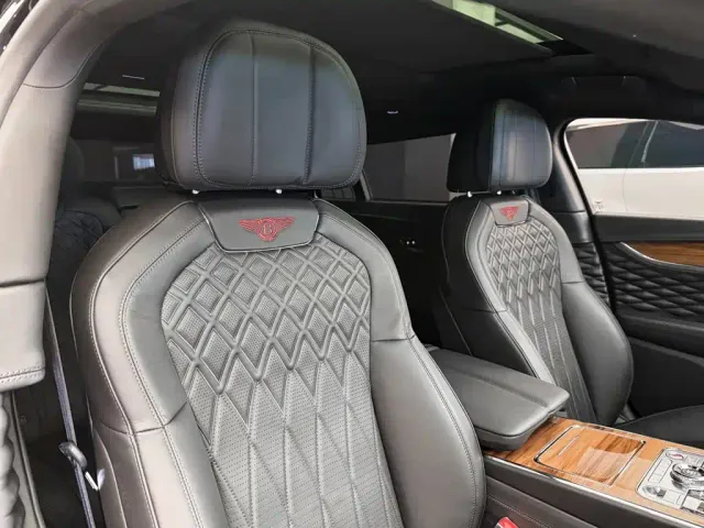 Bentley Flying Spur — Фото автомобиля 13