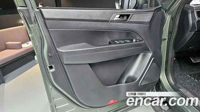 KG_Mobility_Ssangyong Rexton Новый Rexton Sport Khan Дизель 2.2 4WD — Фото автомобиля 24