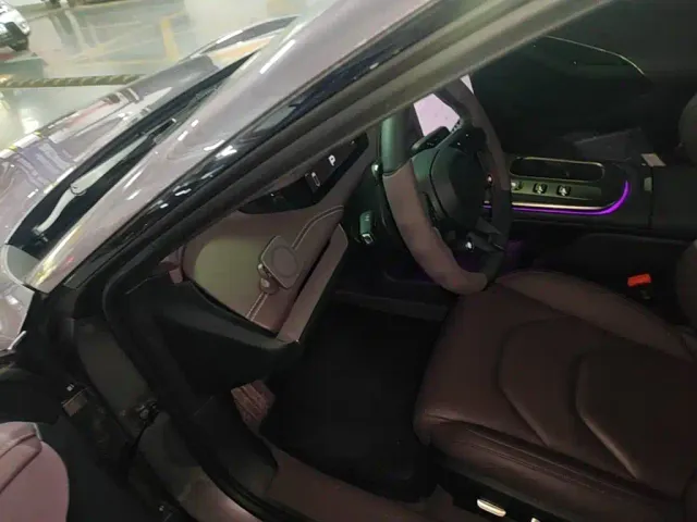 Xiaomi SU7 — Фото автомобиля 15