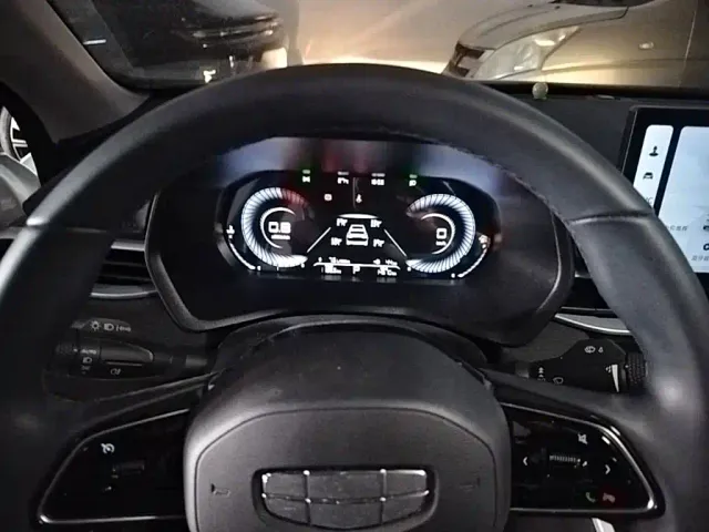 Geely Emgrand — Фото автомобиля 8