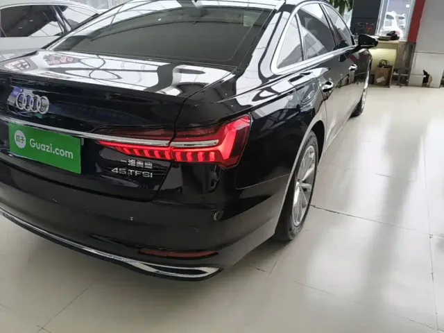 Audi A6L — Фото автомобиля 7