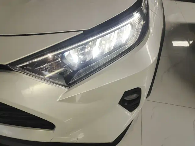 Toyota RAV4 — Фото автомобиля 23