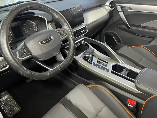 Geely Binyue — Фото автомобиля 13