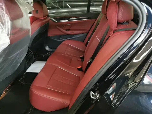 BMW 5 Series — Фото автомобиля 16