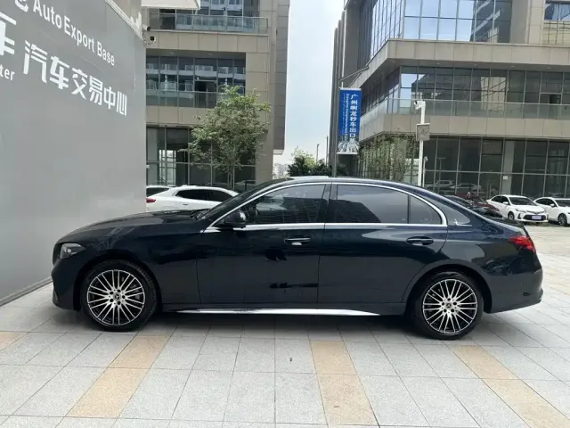 Mercedes-Benz C-Class — Фото автомобиля 3