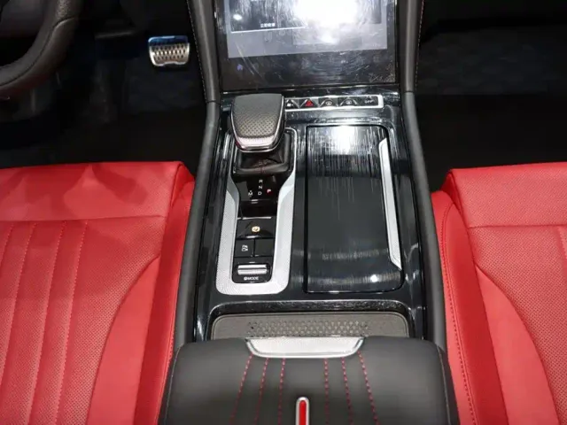 Hongqi H6 — Фото автомобиля 14