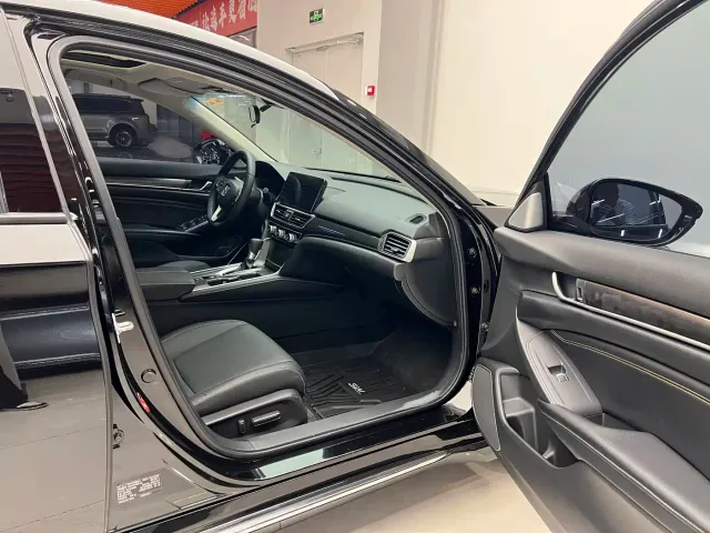 Honda Accord — Фото автомобиля 13