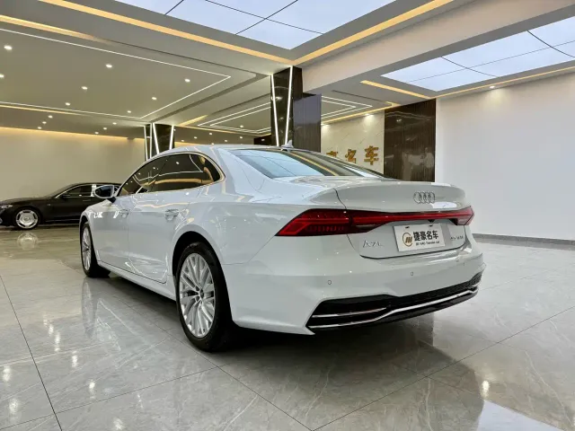Audi A7L — Фото автомобиля 14