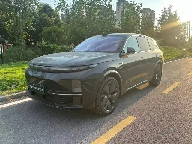 Li Auto L7 — Фото автомобиля 22