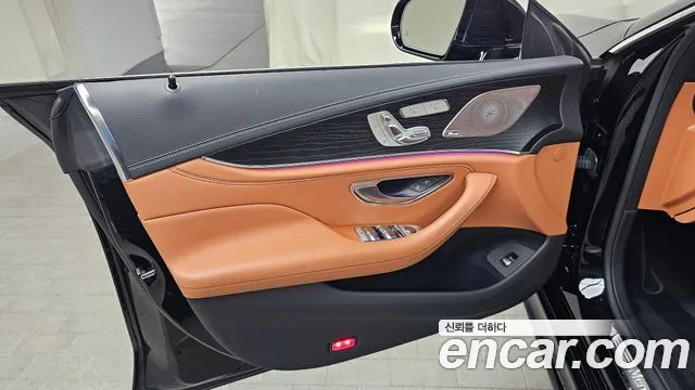 Mercedes-Benz CLS-Class — Фото автомобиля 23