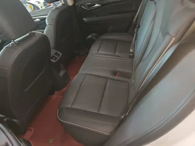 Buick Envision Plus — Фото автомобиля 16