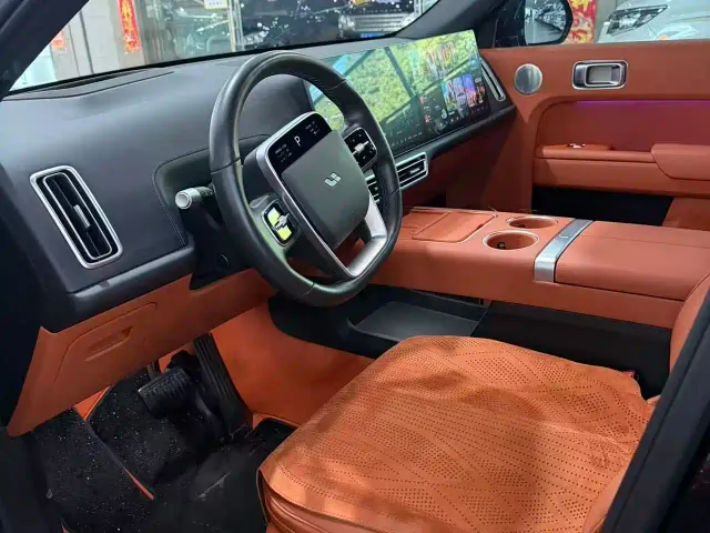 Li Auto L7 — Фото автомобиля 6