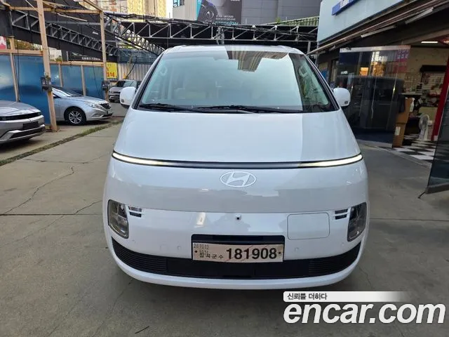 Фотография автомобиля — Hyundai Staria
