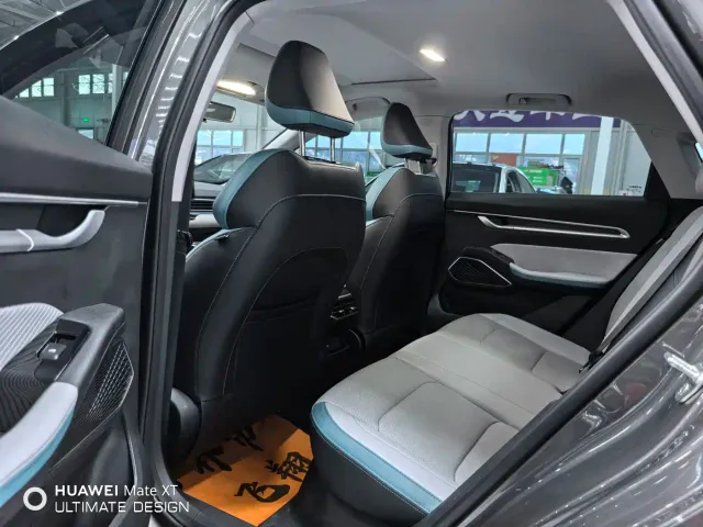 Geely Emgrand — Фото автомобиля 9