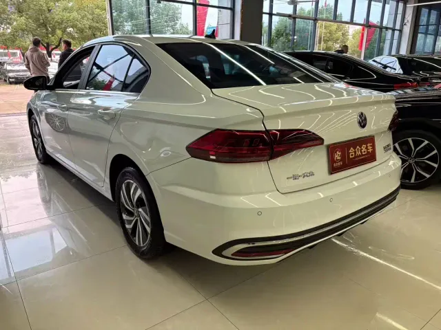 Volkswagen Bora — Фото автомобиля 7