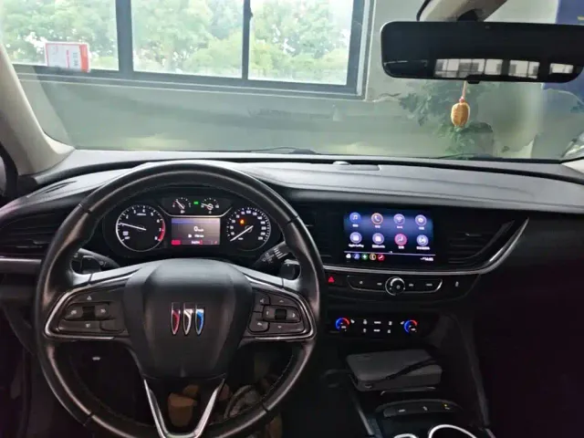 Buick Regal — Фото автомобиля 9