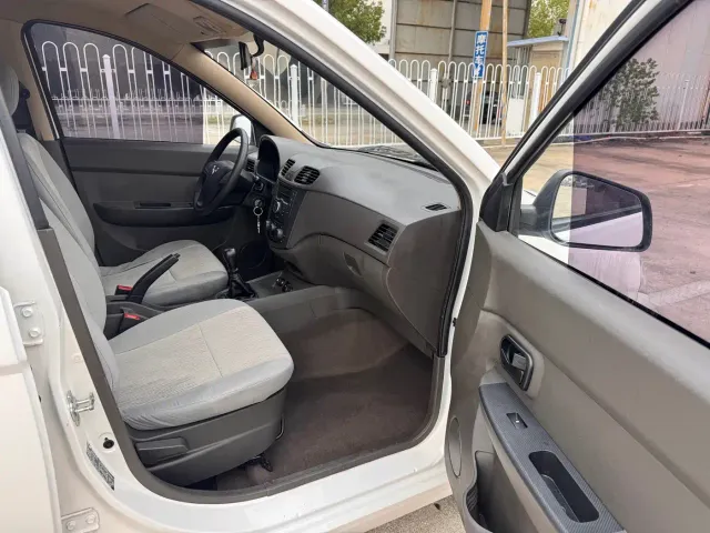 Wuling Hongguang — Фото автомобиля 16