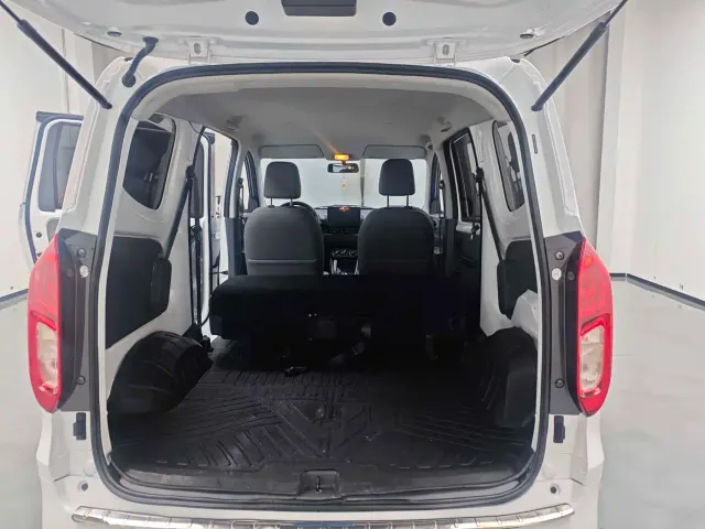 Wuling Hongguang — Фото автомобиля 5