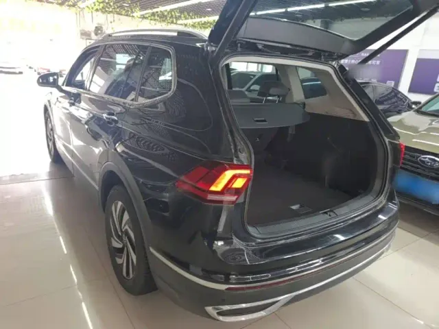 Volkswagen Tiguan L — Фото автомобиля 4