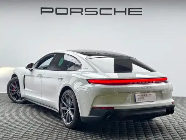 Porsche Panamera — Фото автомобиля 6