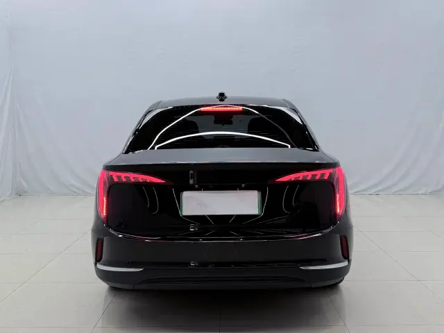 Hongqi E-QM5 — Фото автомобиля 9