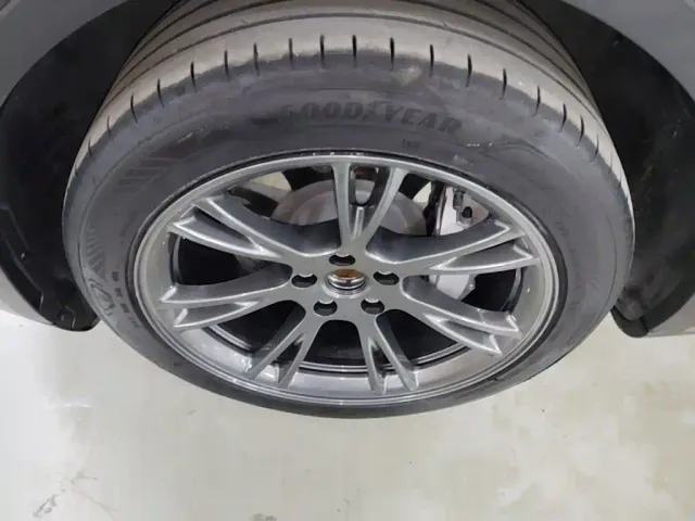 Tesla Model Y — Фото автомобиля 22