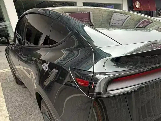 Tesla Model Y — Фото автомобиля 7