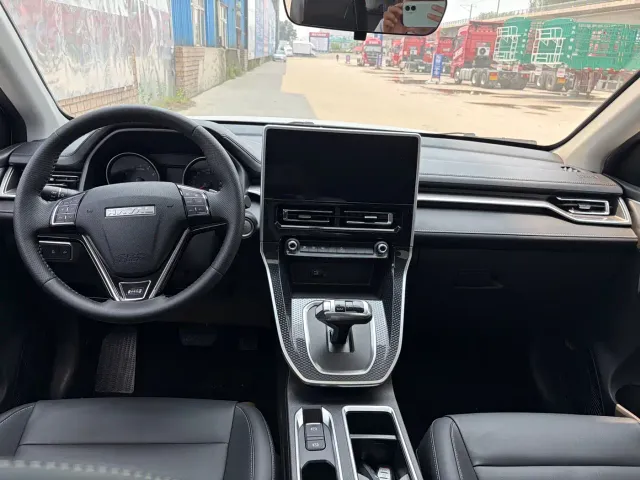 Haval M6 — Фото автомобиля 8