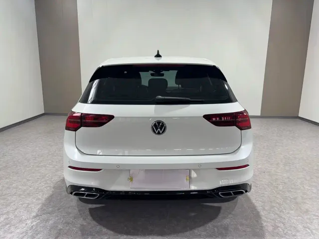 Volkswagen Golf — Фото автомобиля 4