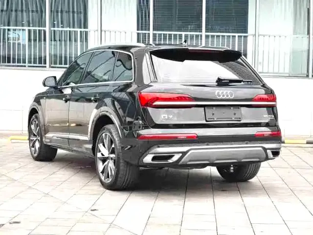 Audi Q7 — Фото автомобиля 10