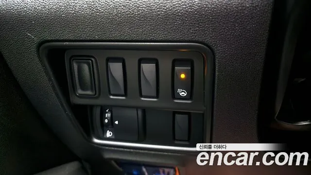 Renault-KoreaSamsung QM6 Новый QM6 2.0 LPe RE Signature 2WD — Фото автомобиля 17
