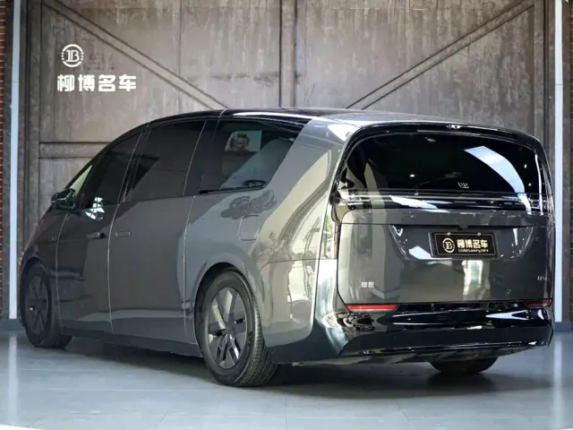 Li Auto MEGA — Фото автомобиля 3